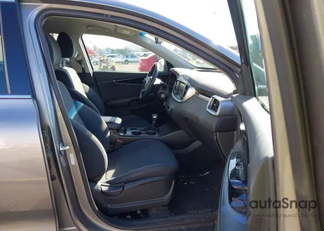 2019 Kia Sorento 3.3L Lx z USA, uszkodzony, nr VIN 5XYPGDA58KG515417